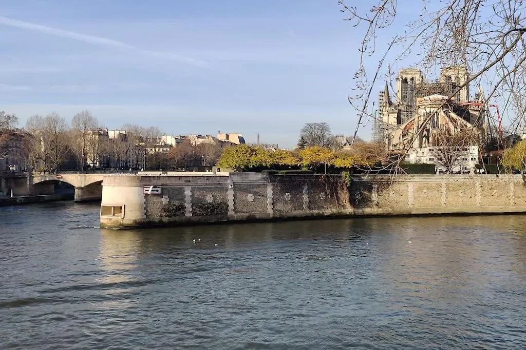 Apartment Ile Saint Louis, Notre Dame, 1 2 A 4p Paris